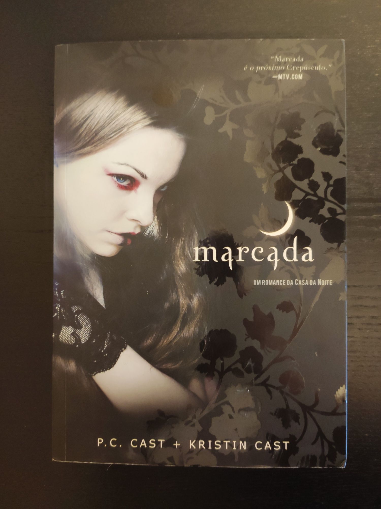 Vendo livro mareada (o próximo Crepúsculo)