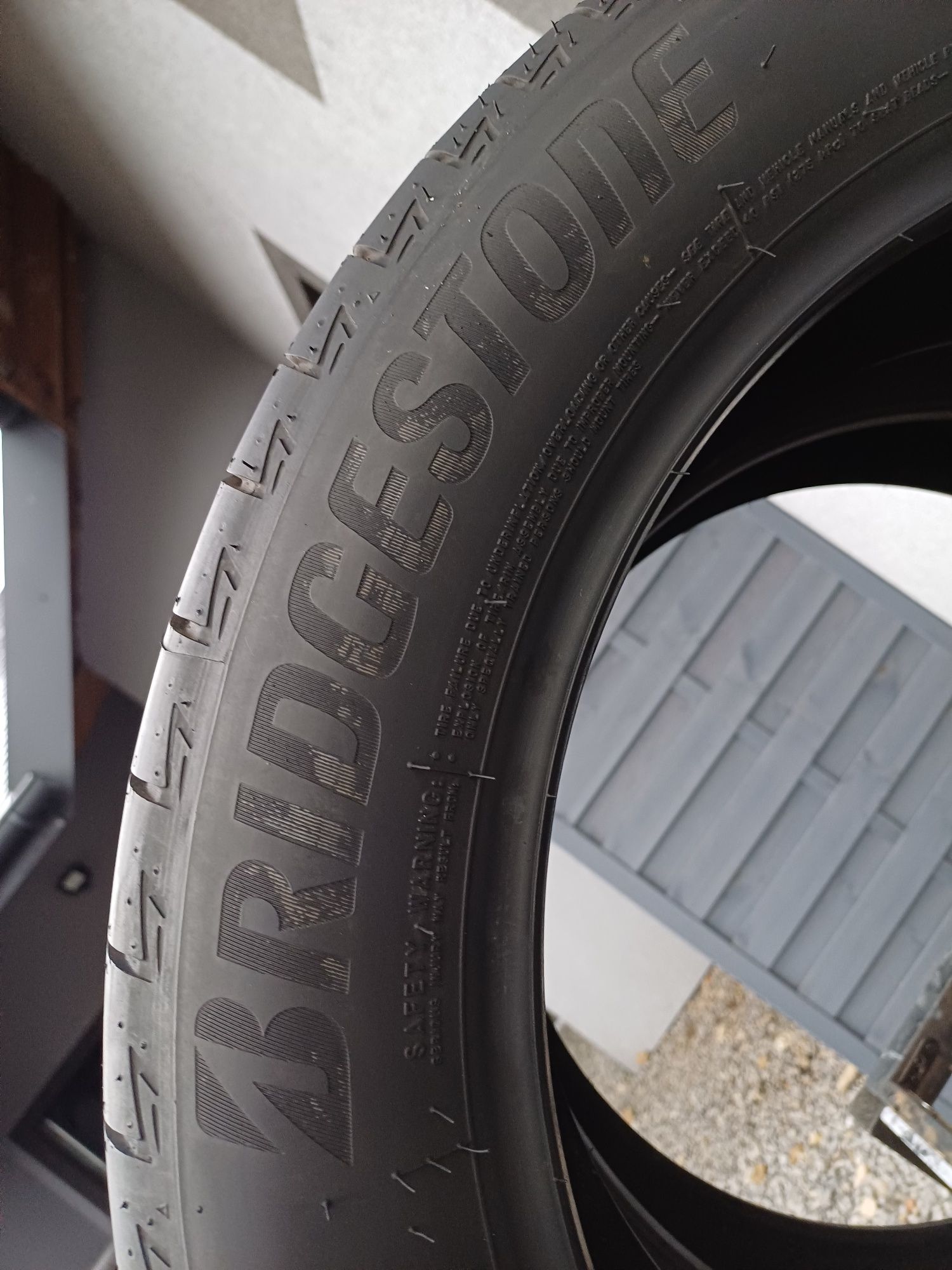 215/55/18 Sprzedam parę nowych opon letnich Bridgestone