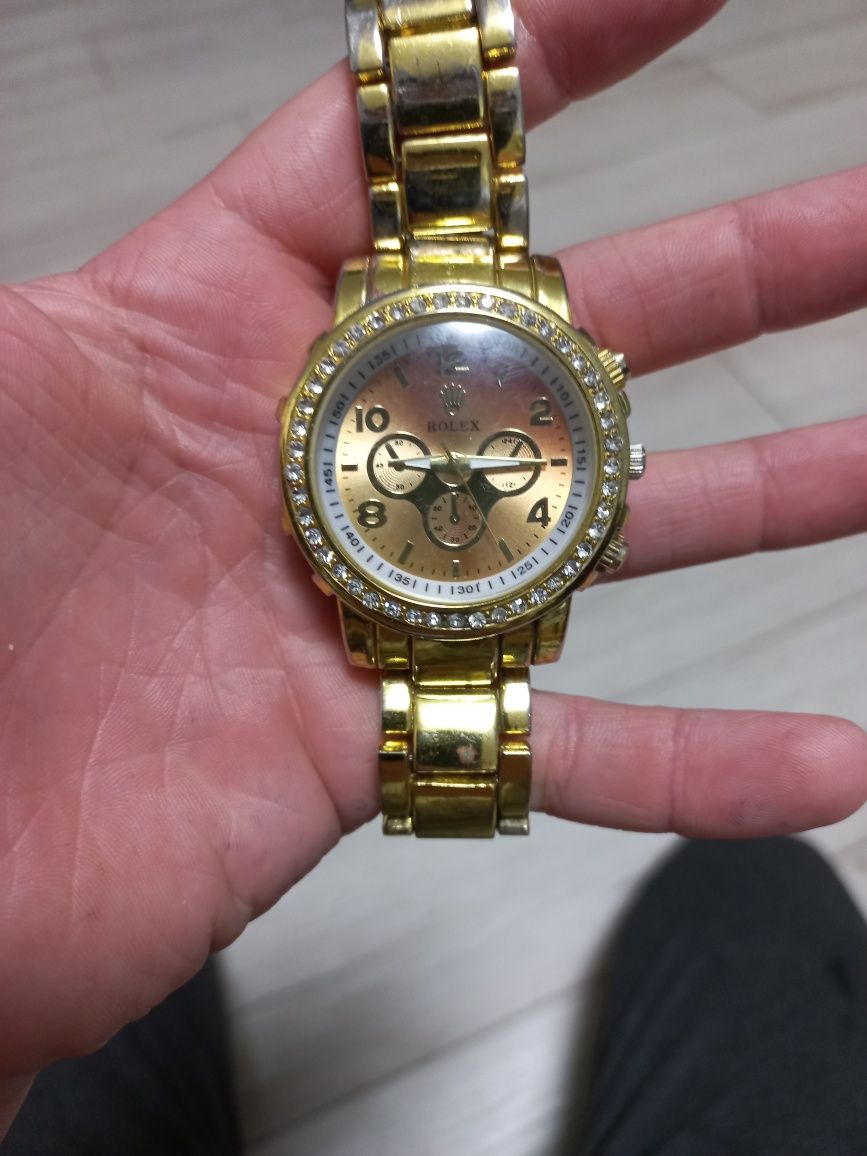 Жіночий годинник Rolex.