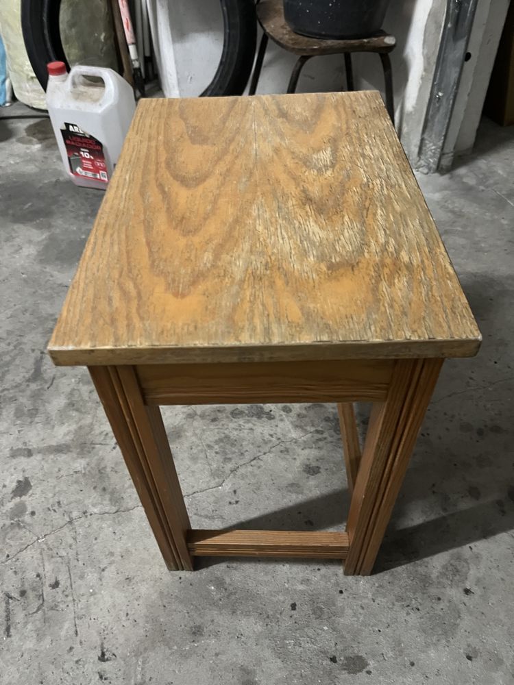 Mesa de apoio em Faia