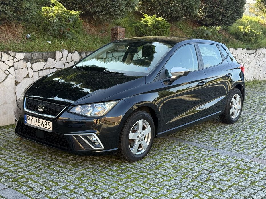 Wypozyczalnia Seat Ibiza Toledo benzyna sedan klimatyzacja wynajem