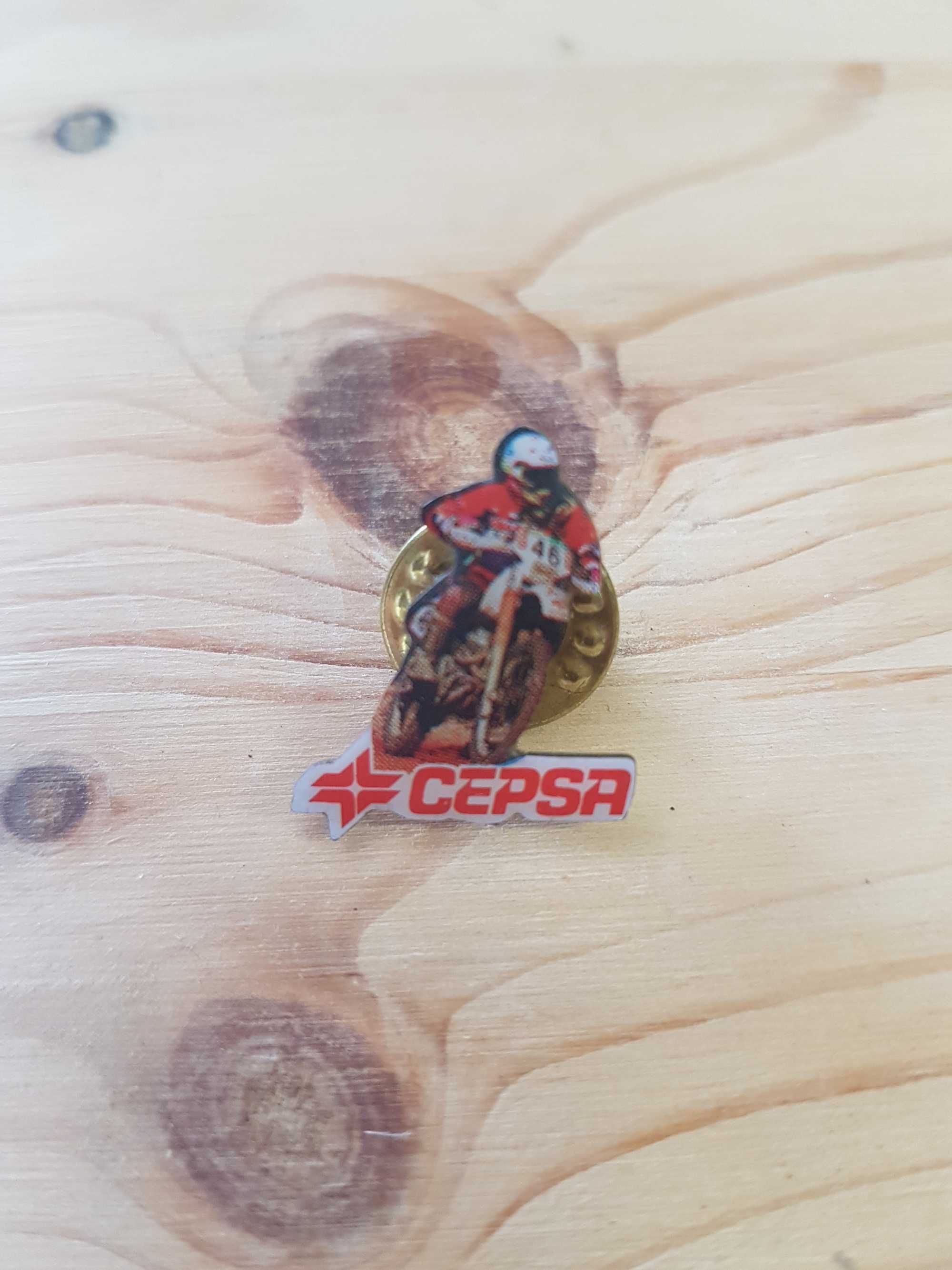 Pin Cepsa Antigo