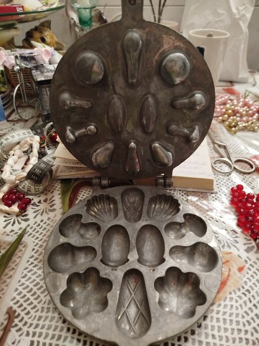 Продам формы для выпекания печенья , времени ссср