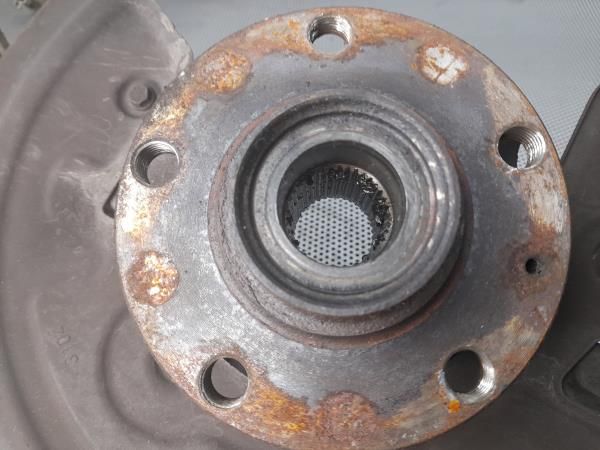 Manga de eixo frente esquerda VOLKSWAGEN Passat (3B2)