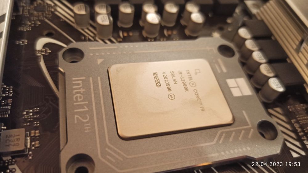 16 ядер+32 ГБ RAM - Core i9 12900k, Asus B760 Plus D4, Crucial 32 GB