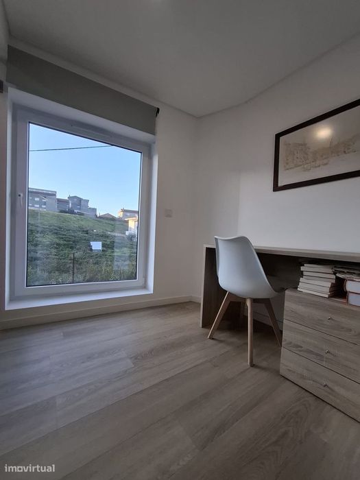 Vende se moradia V3 arquitectura moderna pronta habitar