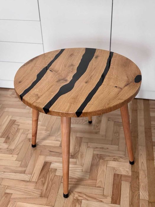 Стіл ручної роботи з епоксидної смоли та натурального дерева дуба