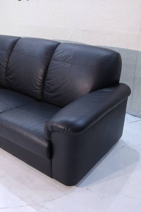 Шкіряний тримісний  диван чорний,   Німеччина