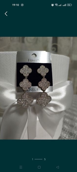 Стильні брендові сережки