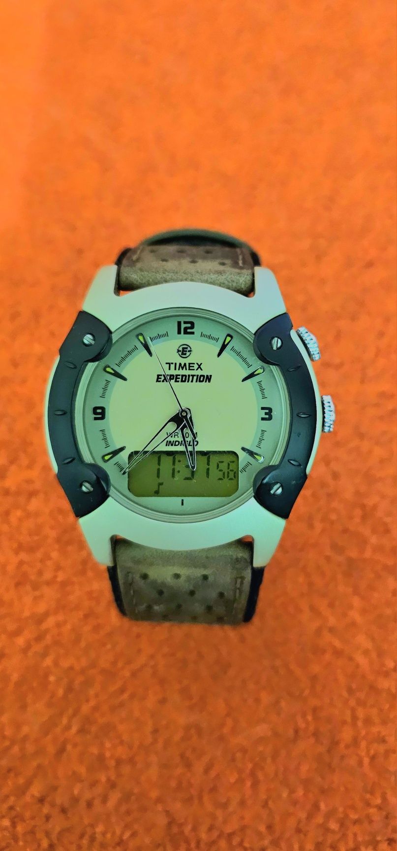 Коллекционные кварцевые часы Таймекс Timex Expedition годинник ретро