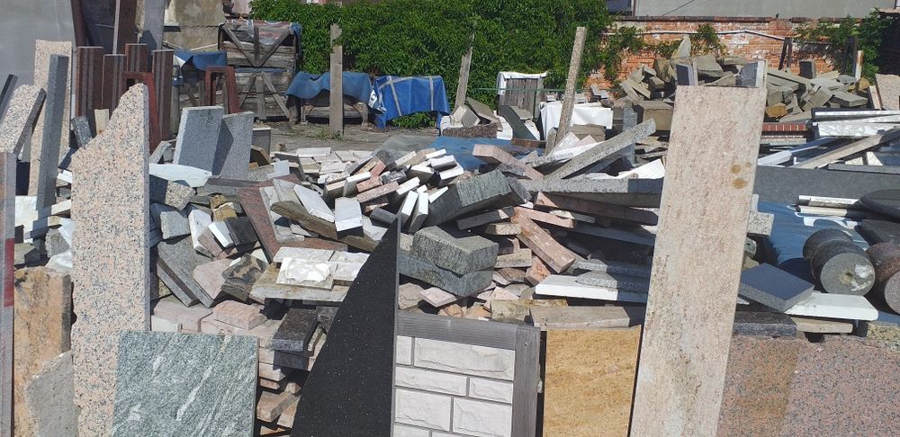 Kamień naturalny po zakładzie kamieniarskim