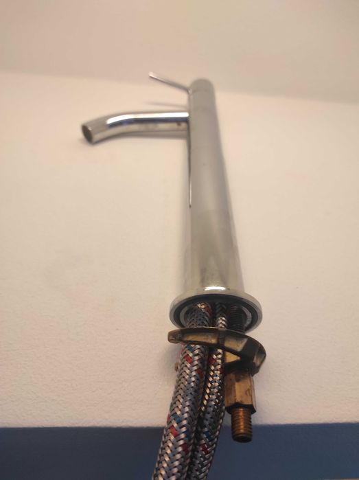 Torneira alta de lavatório como nova