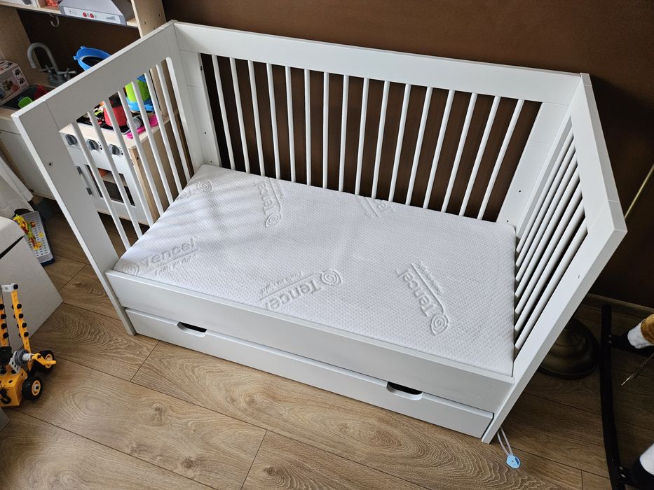 Łóżeczko dziecięce 120×60 Pinio basic + szuflada + materacyk