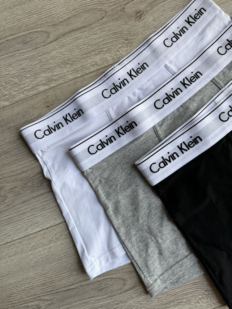 Білизна Calvin Klein