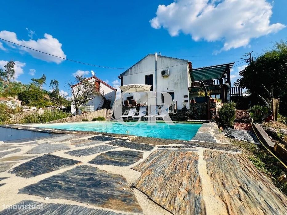 Refúgio de Sonho em Pedra com Piscina e Vista Panorâmica em Vale do Ri