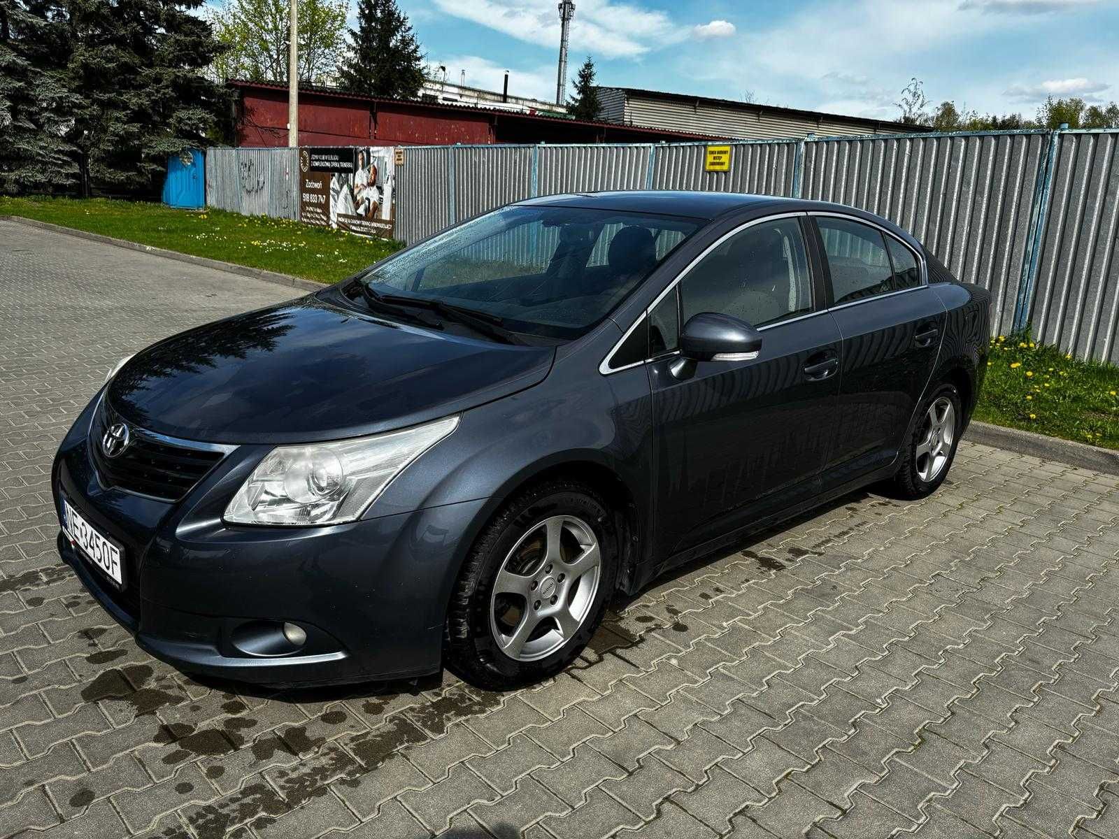 ekonomiczna i niezawodna Toyota Avensis