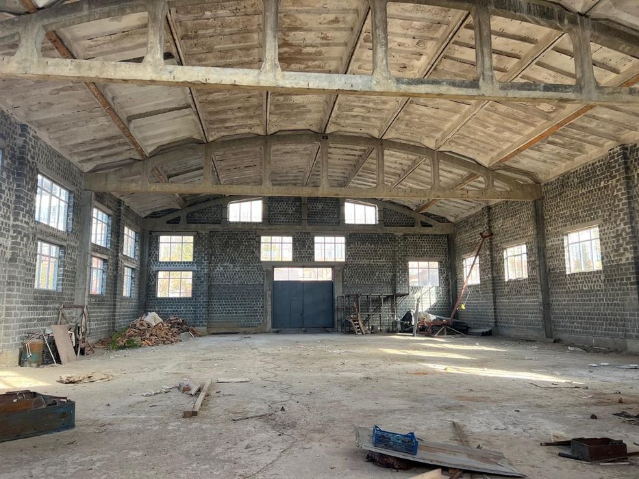 Склад, ангар, не житлове виробниче приміщення