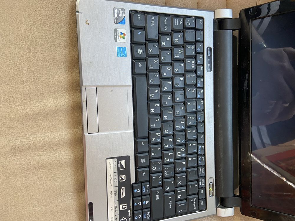 Нетбук Emachines kav60