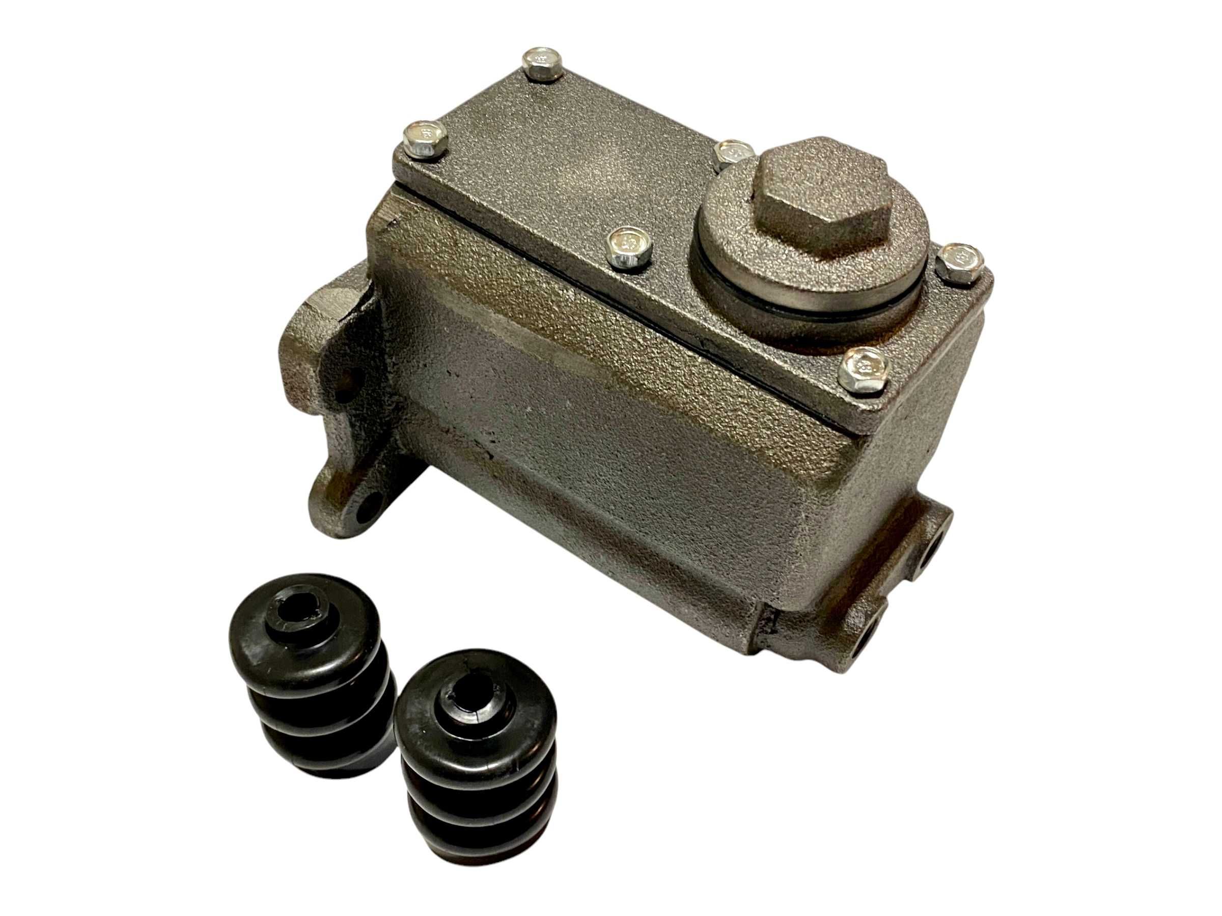 Pompa hamulcowa sprzęgłowa WOŁGA 21 GAZ 66 BRDM-2 Hamulcowo-sprzęgłowa