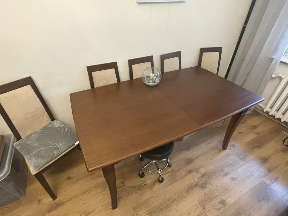 Sprzedam stół z 6 krzesłami