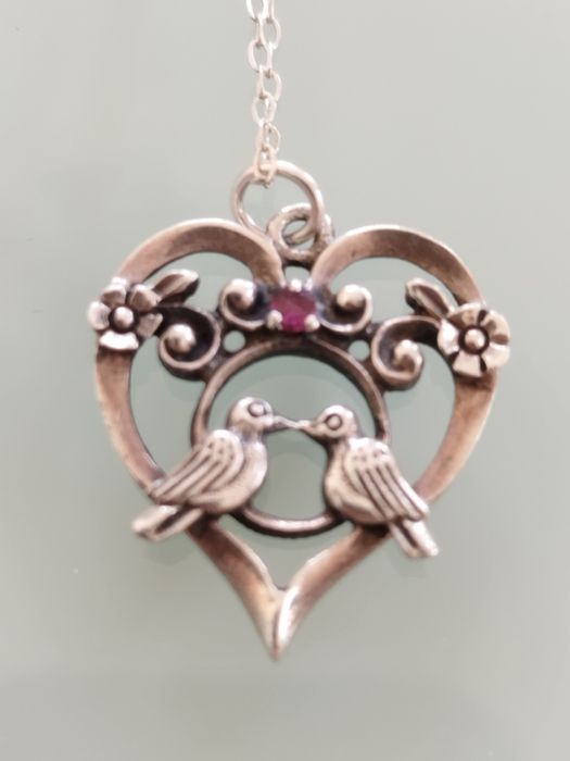 Lindo colar romântico em prata