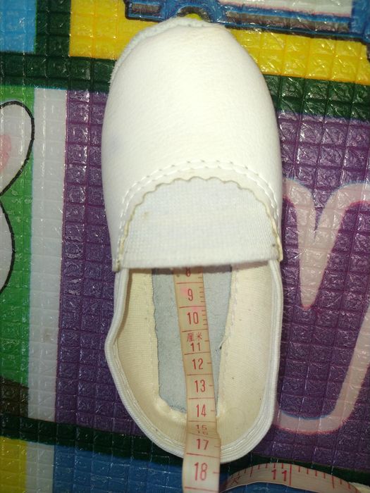 Пінетки сандалі босоніжки тапочки чешки