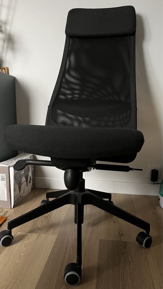 Krzesło biurowe Ikea Markus ciemnoszare