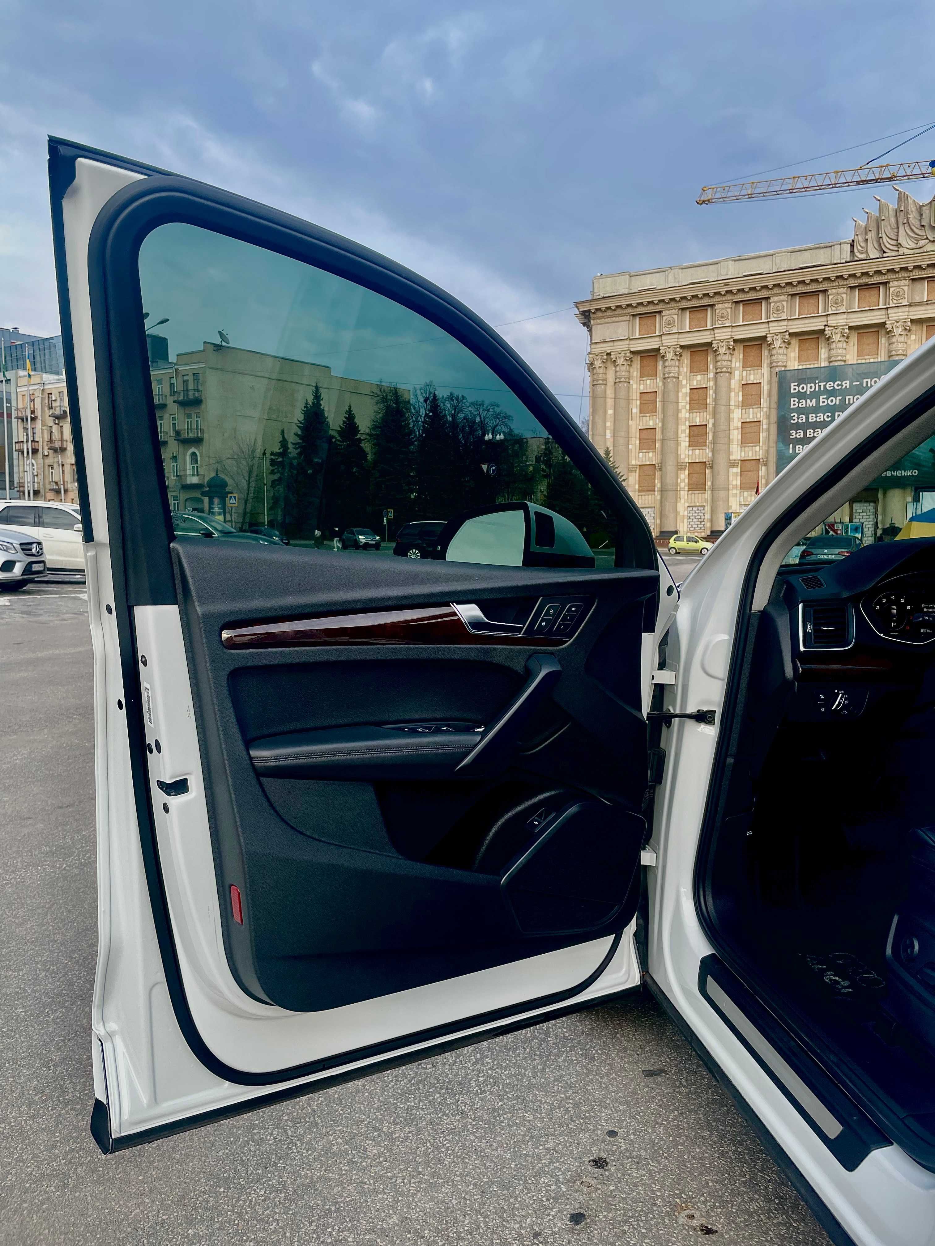 Audi Q5 Premium Plus 2020 Quattro • 2.0 бензин • 252 к.с. • 89 т.км