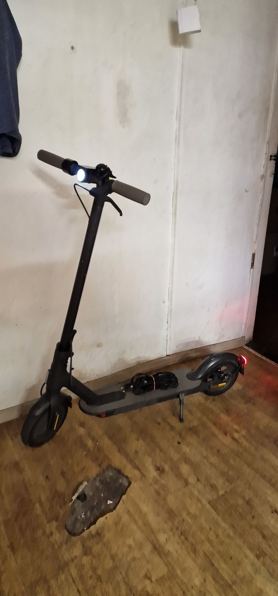 Электросамокат Xiaomi mi scooter 1s в идеальном состоянии