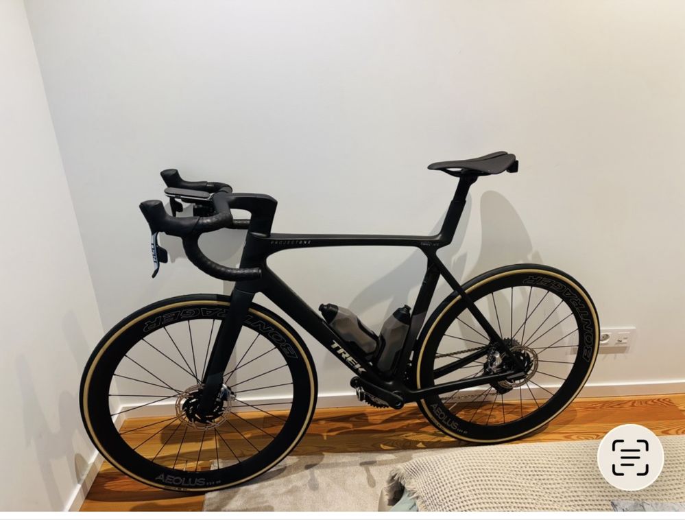 Rodas de estrada Bontrager Aelous Pro 51 TLR Disc