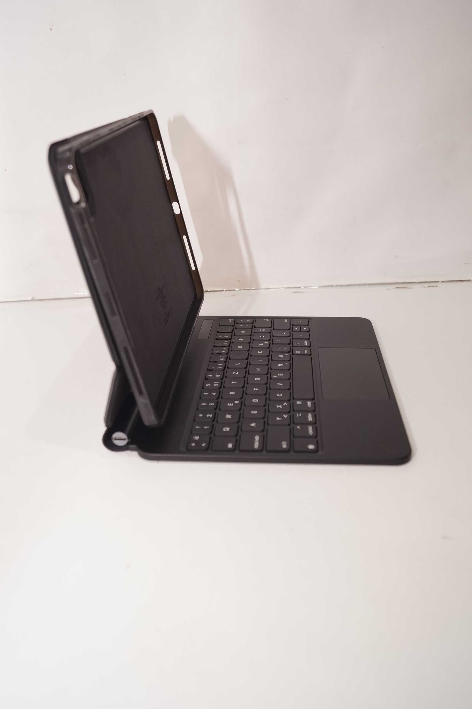 Esr Rebound Magnetic Keyboard Case 360 do iPad pro 11" iPad Air 5/4