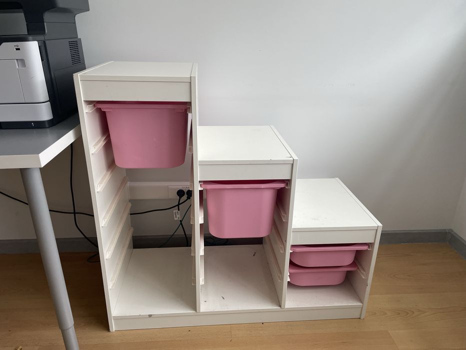 Regał z pojemnikami ikea Trofast
