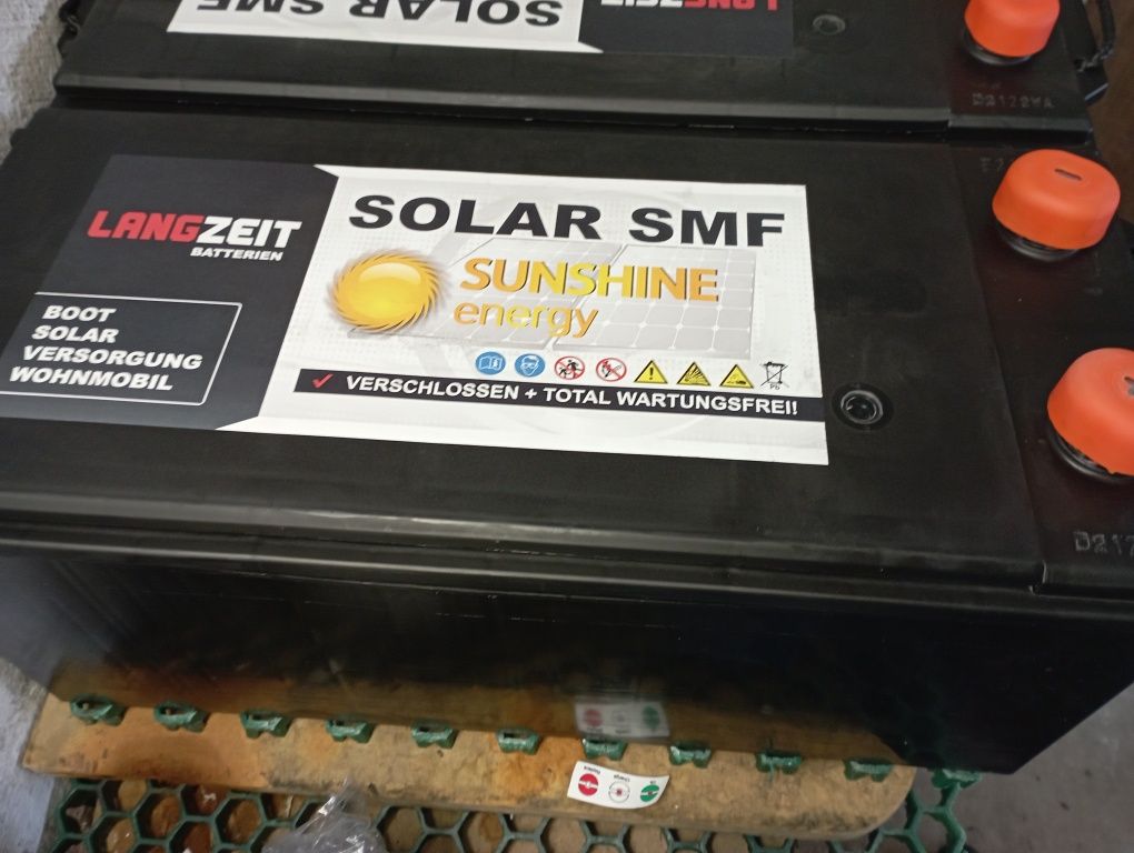 BATERIAS SOLARES) 240 amperes C 100