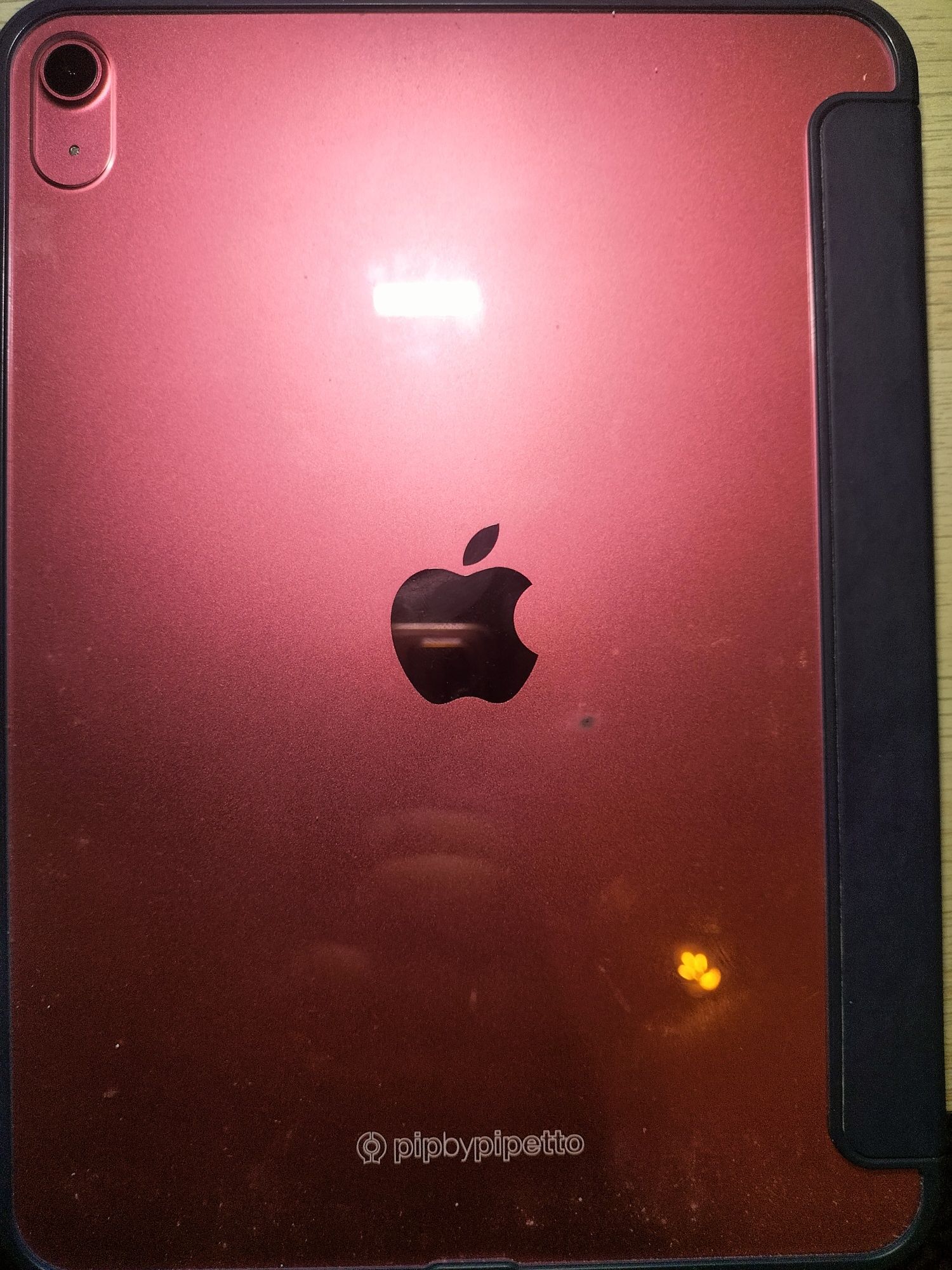 iPad 10ª Geração 10.9" – Rosa (Modelo A2696) + Capa Pipetto + Carregad