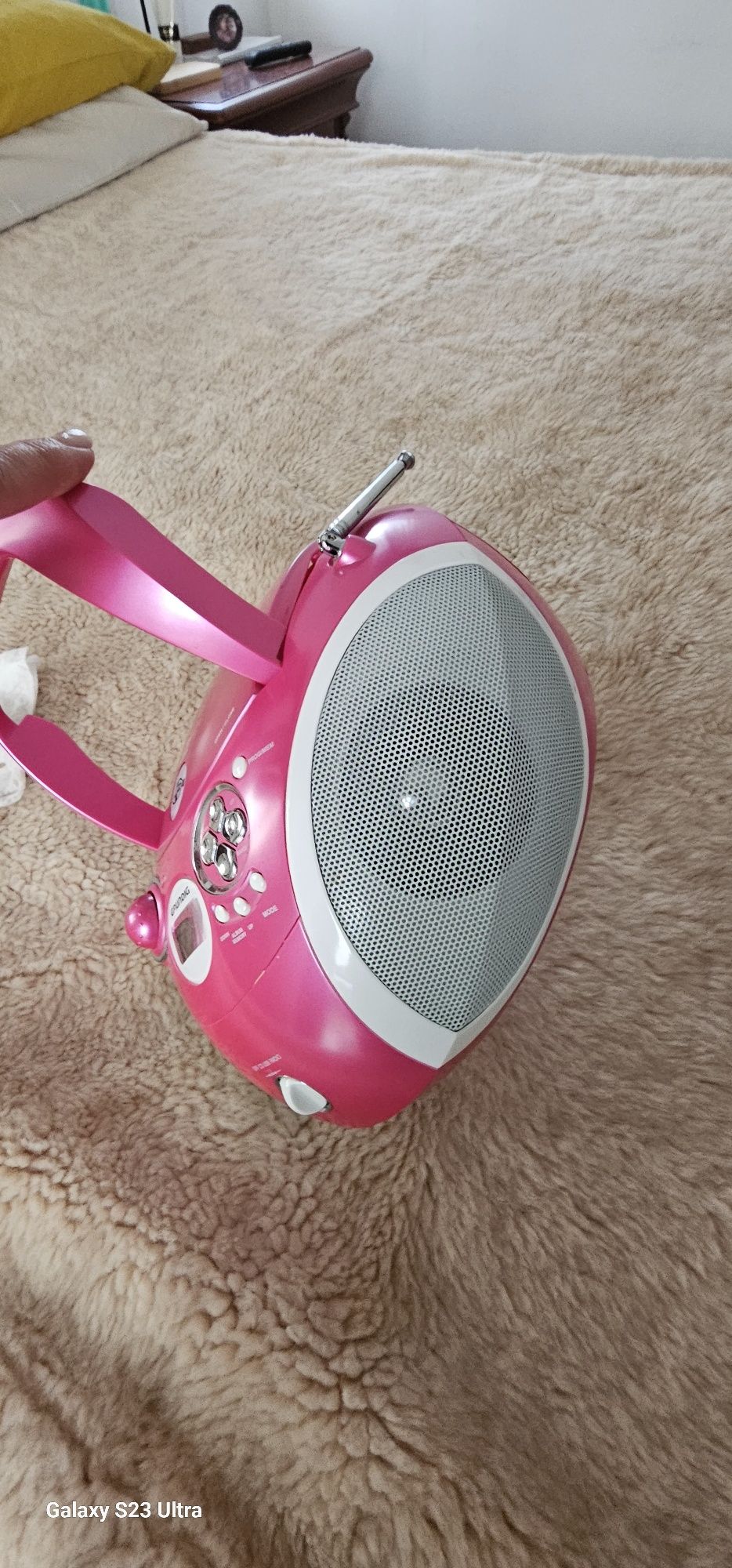 Vendo Grundig Rádio Leitor de CDs, Digital MP3, como NOVO.
A funcionar