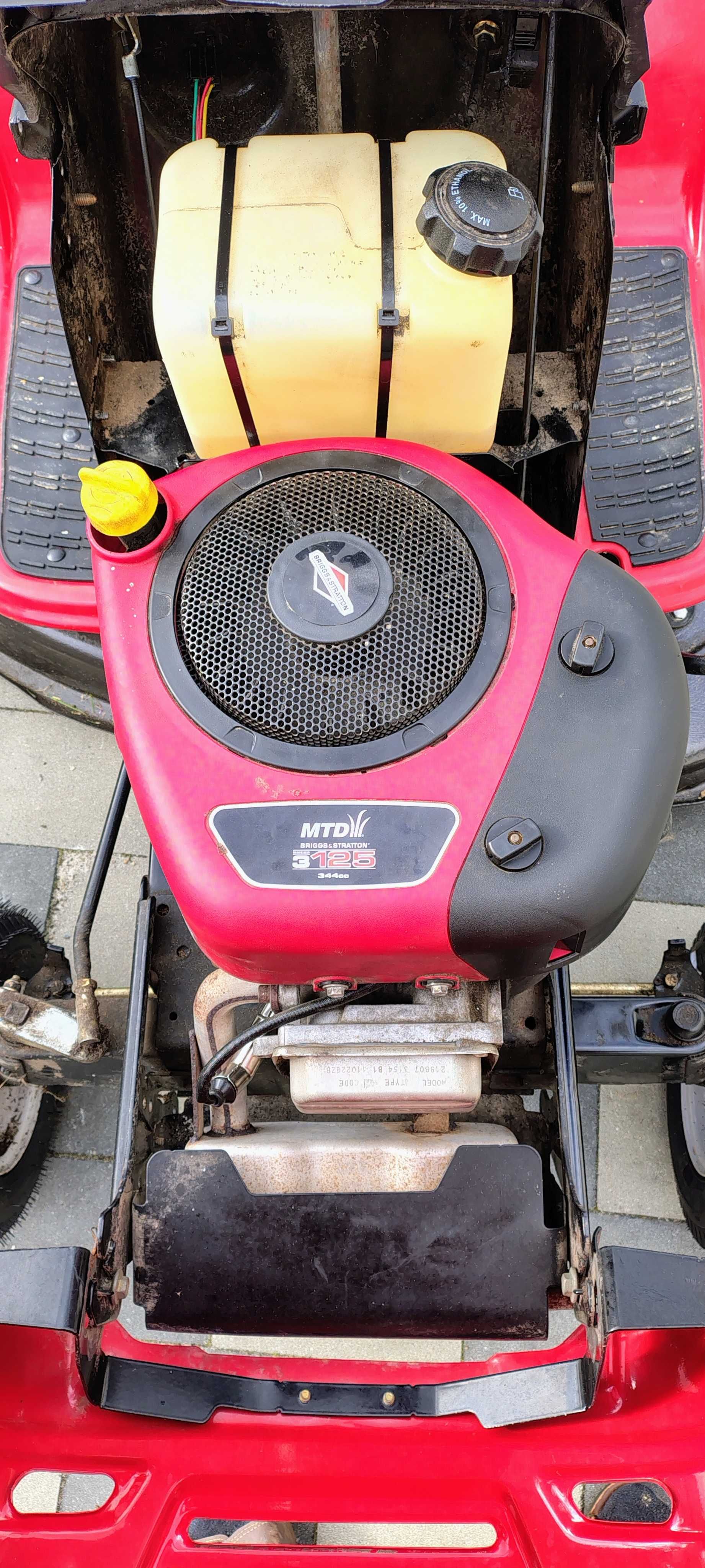 Kosiarka traktorek MTD RS 125/96 B z silnikiem Briggs&Stratton 12.5KM