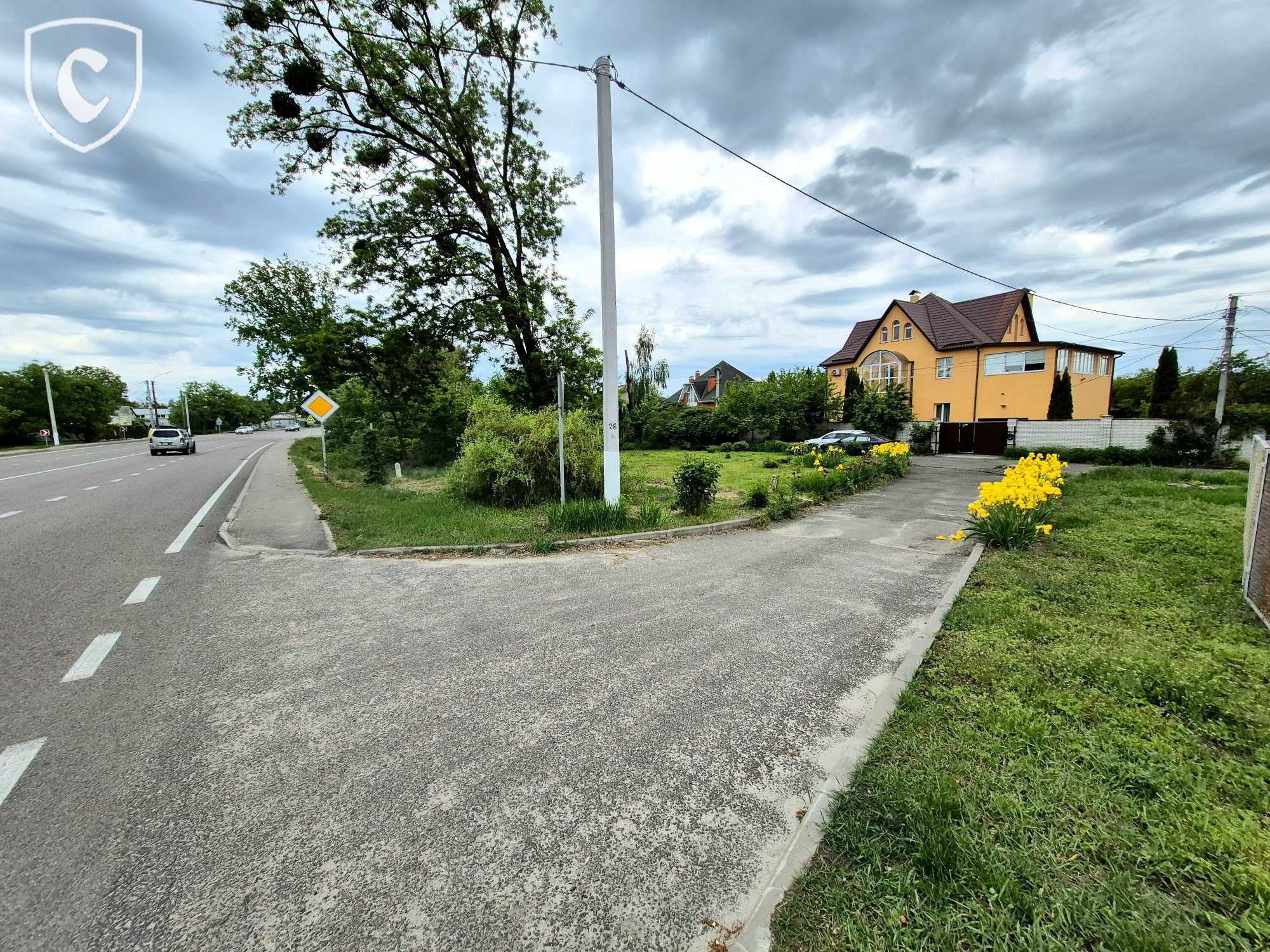 Будинок з басейном , с. Старі Петрівці | 250 м², 15 соток
