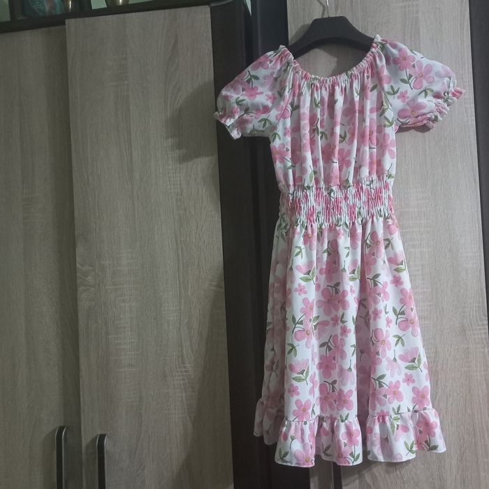 Sukienka letnia,  przed kolano lub za, na około 10 lat,