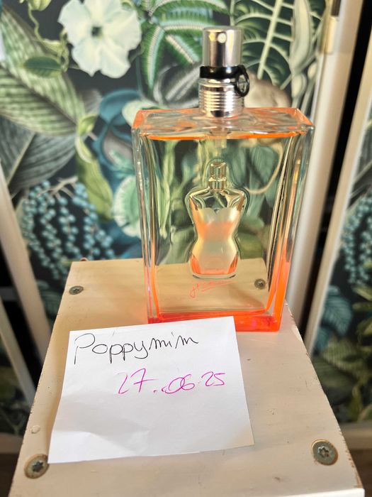 Diversos perfumes