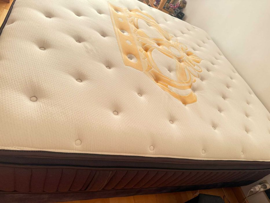 Colchão King Size Royal 1,80m x 2,00m - Apenas 1 ano de uso!