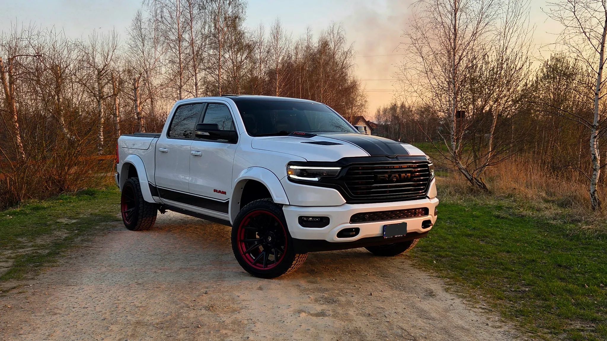 Dodge RAM 5.7 V8 Full wyposażenie ! RAMBOX ! Pakiet Night ! Stan Idealny !