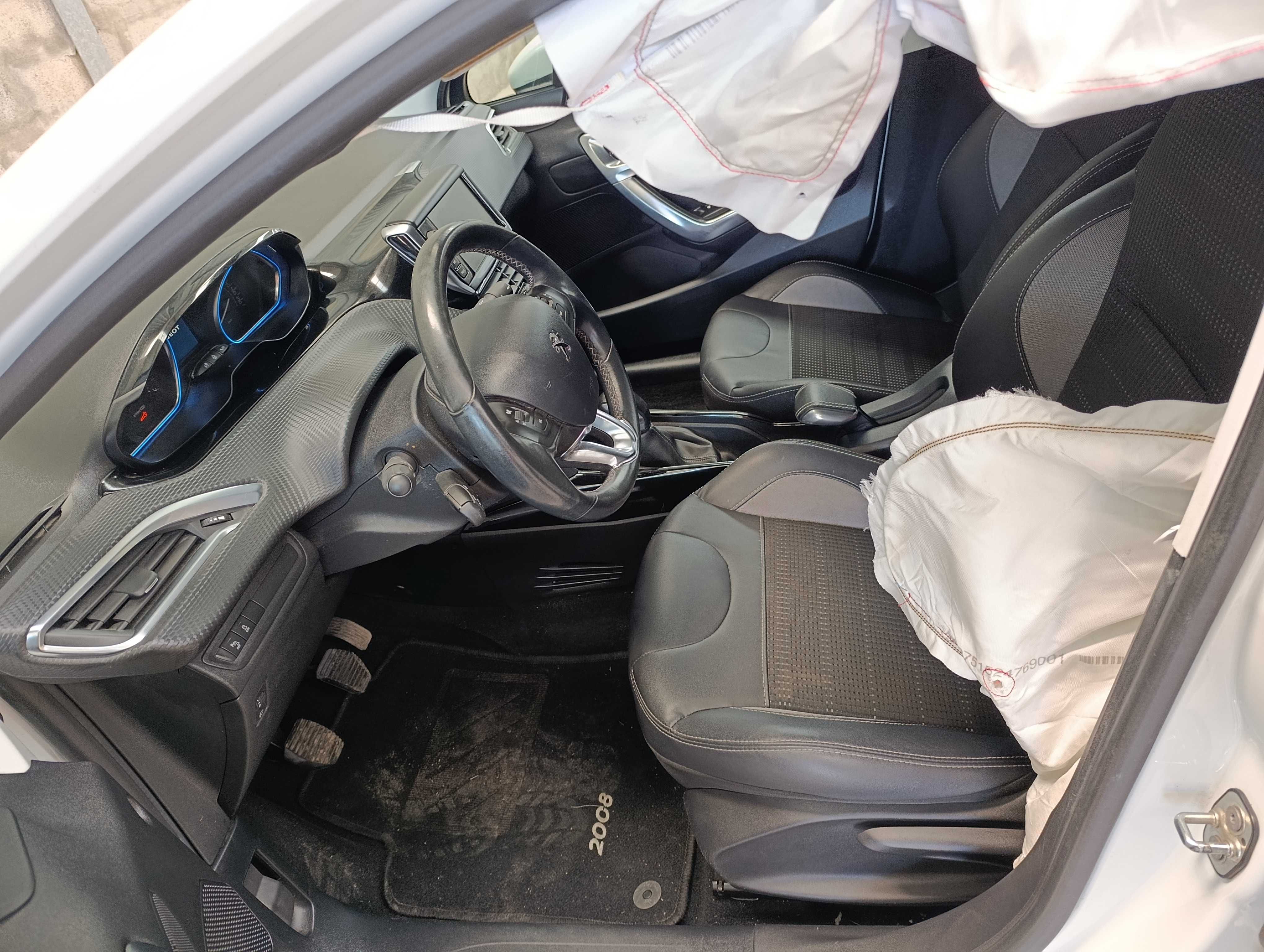 PEUGEOT 2008 1.2 PURETECH ALLURE
