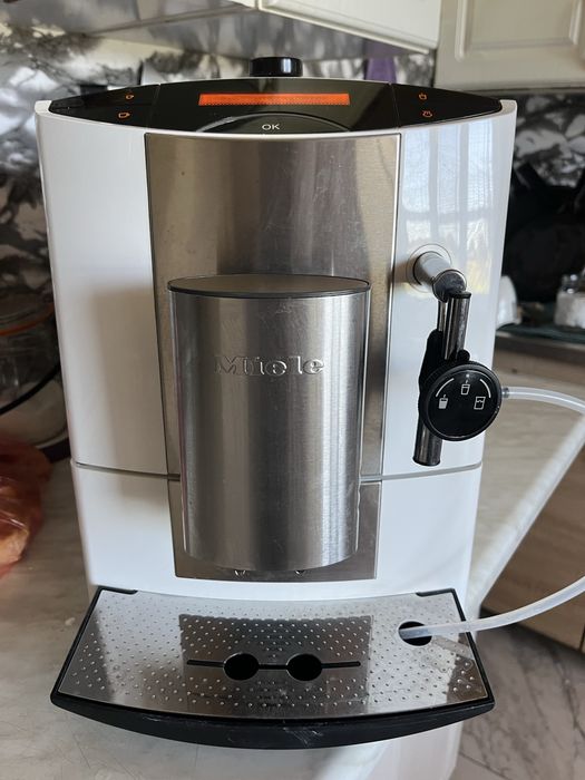 Кавомашина Miele 5100