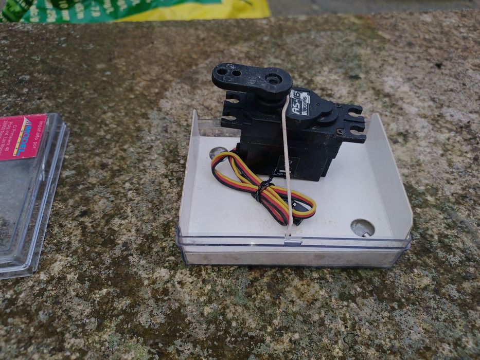Servo carro rc novo