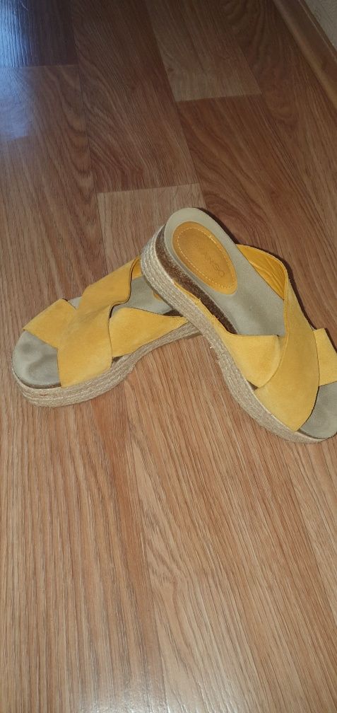 Сабо шльопанці Mango
