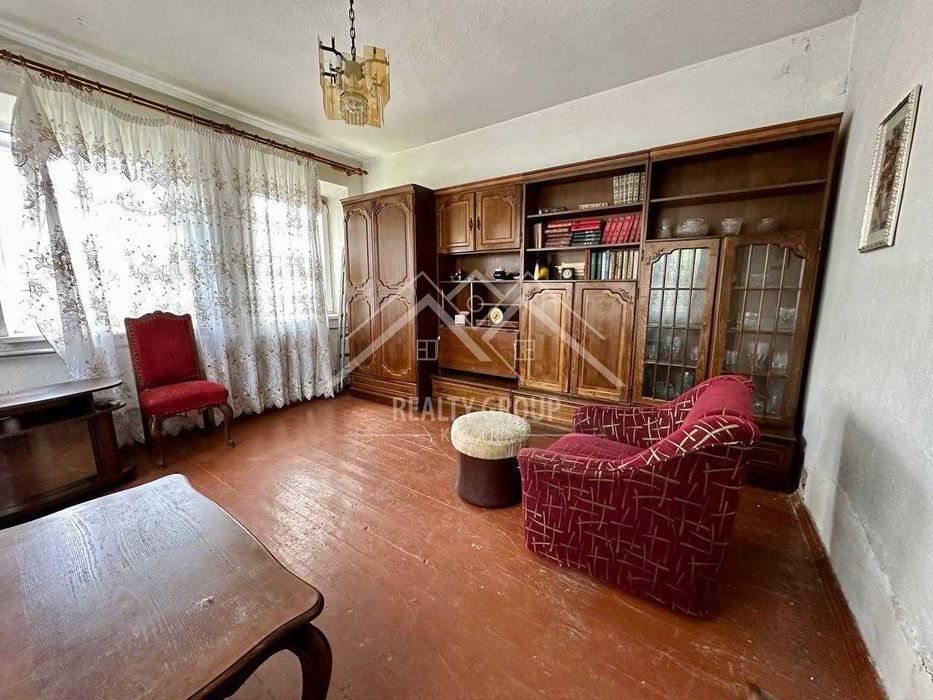 Продаж будинку з гаражем в Металургійному районі