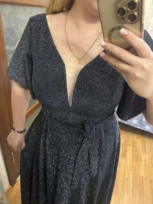 Вечірня сукня жіноча