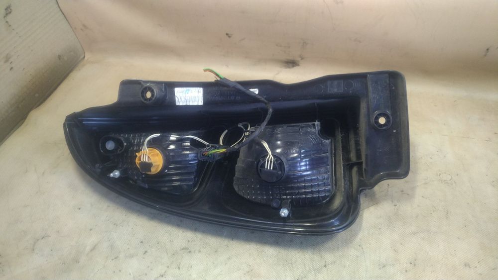) Citroen C3 Picasso lampa prawa tylna lewa tylna