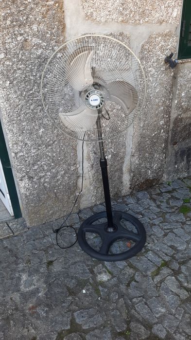 Ventoinha de pé Travassós-Fafe