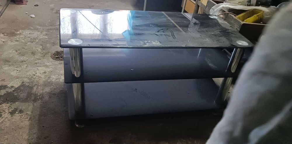 Szklany stolik pod Tv